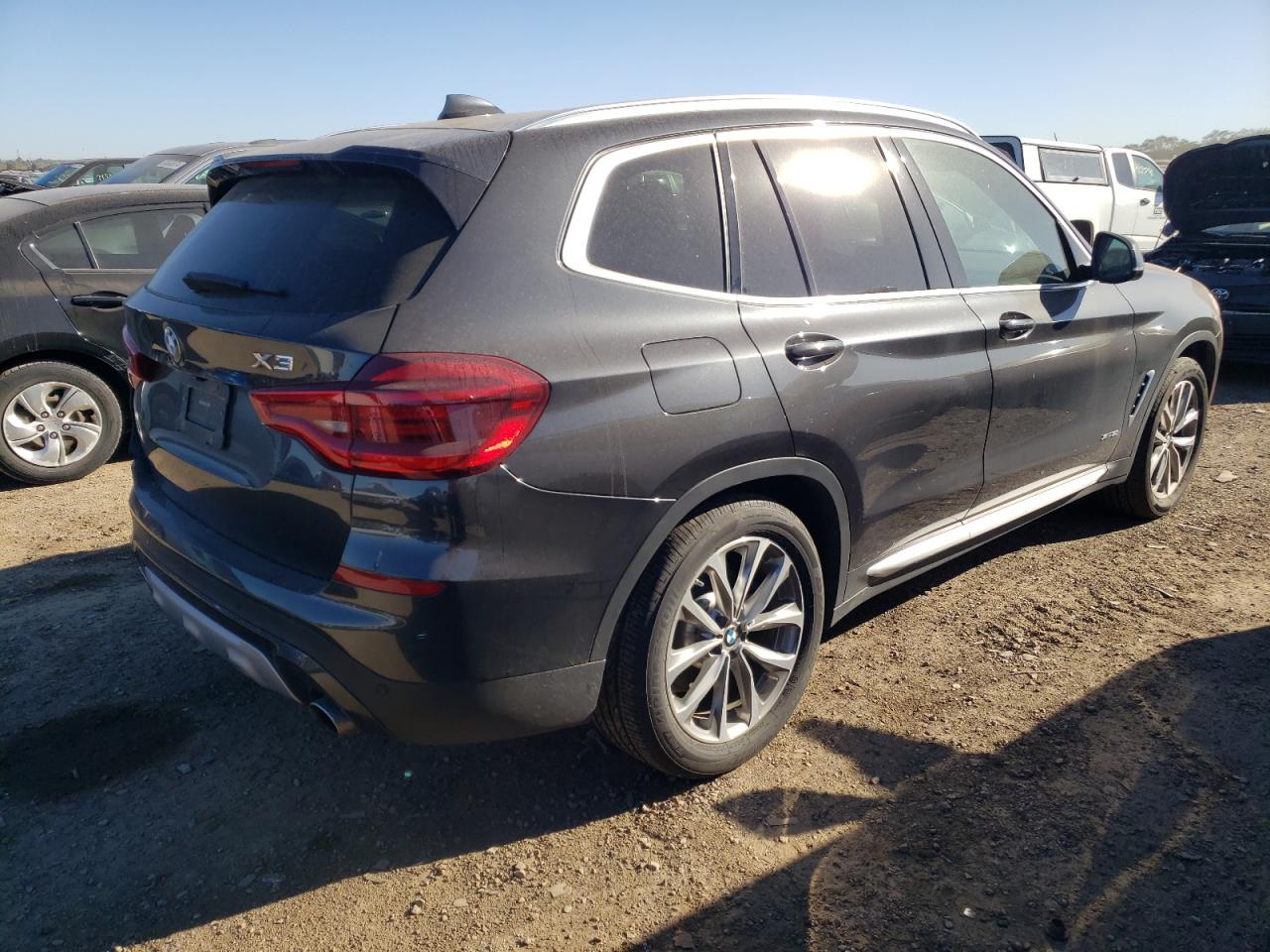 VIN 5UXTR9C53JLC73255 2018 BMW X3 no.3