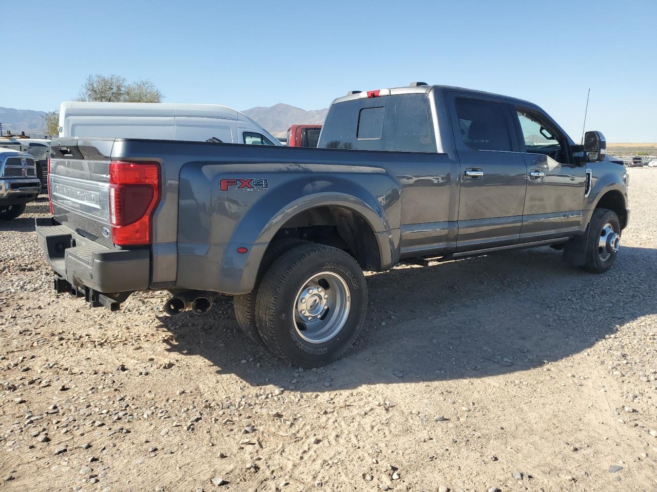 VIN 1FT8W3DT4NED90103 2022 FORD F350 no.3