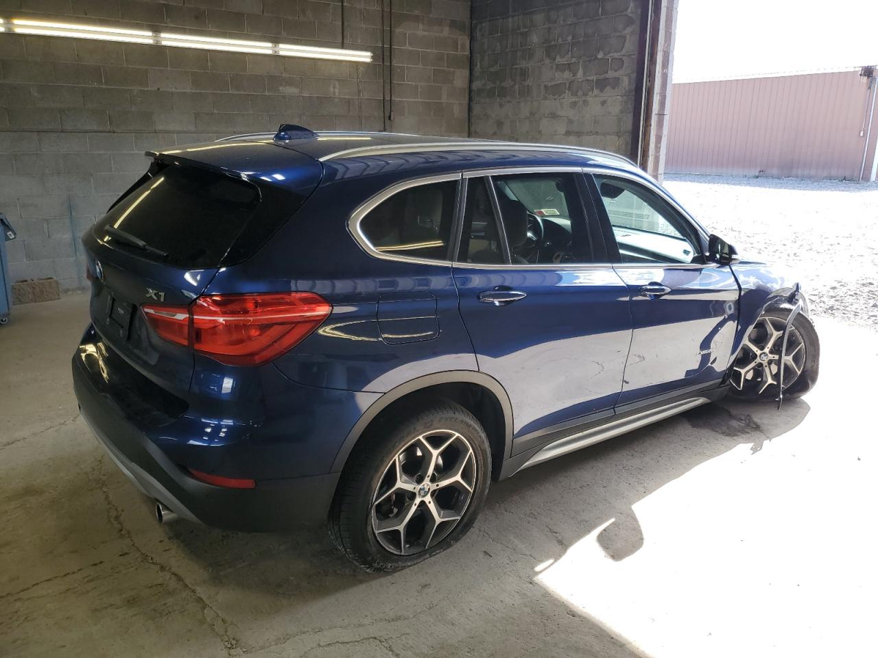 2017 BMW X1 - Image 3