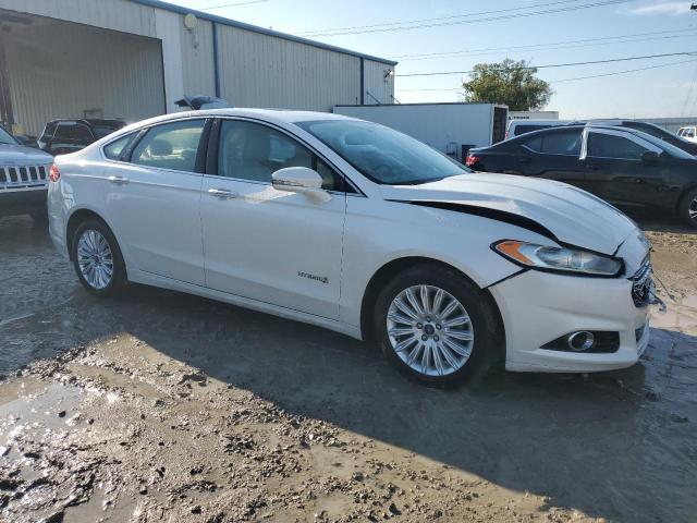  FORD FUSION 2014 Белы