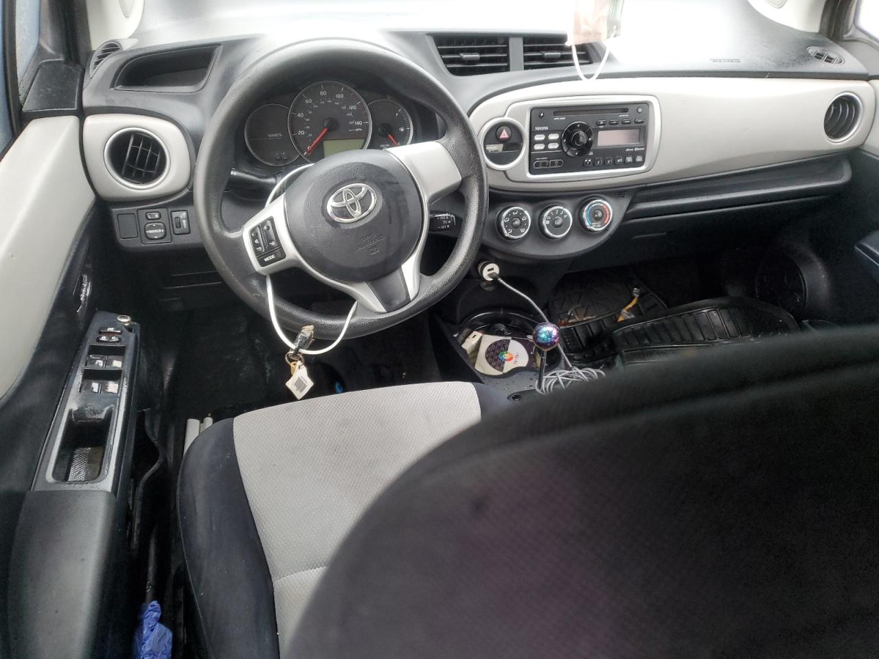 JTDKTUD33CD509587 2012 Toyota Yaris