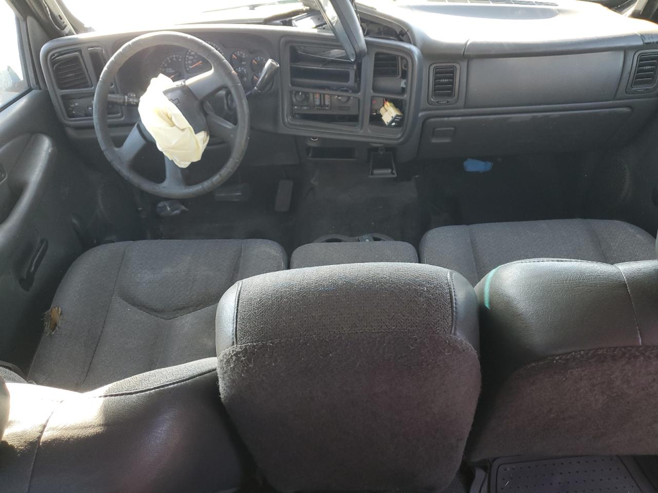 2003 Chevrolet Silverado - Image 8
