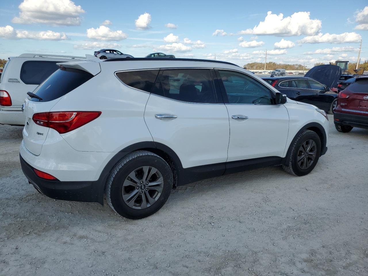 2015 Hyundai Santa Fe - Image 3