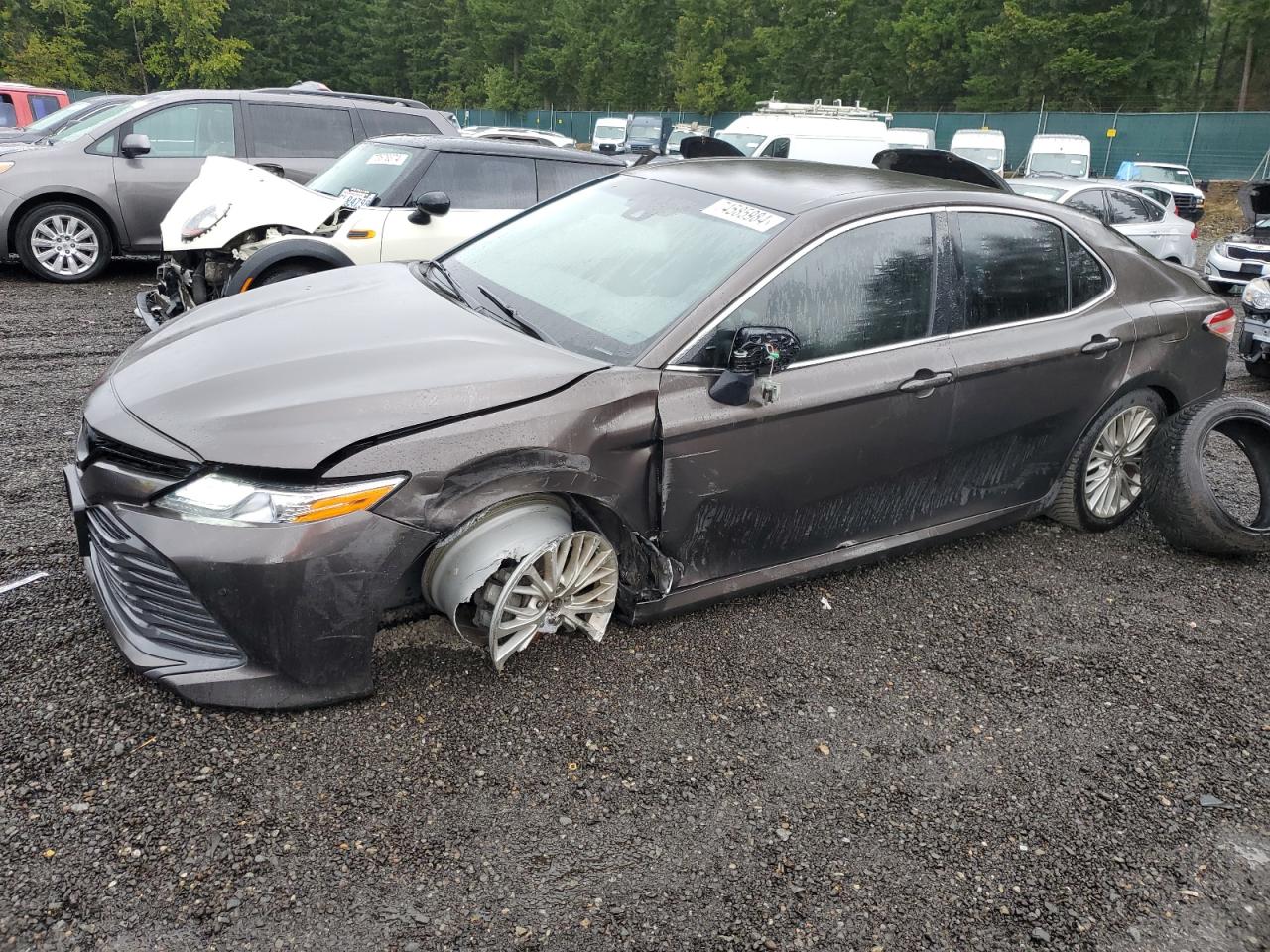 VIN 4T1B11HK4JU019321 2018 TOYOTA CAMRY no.1