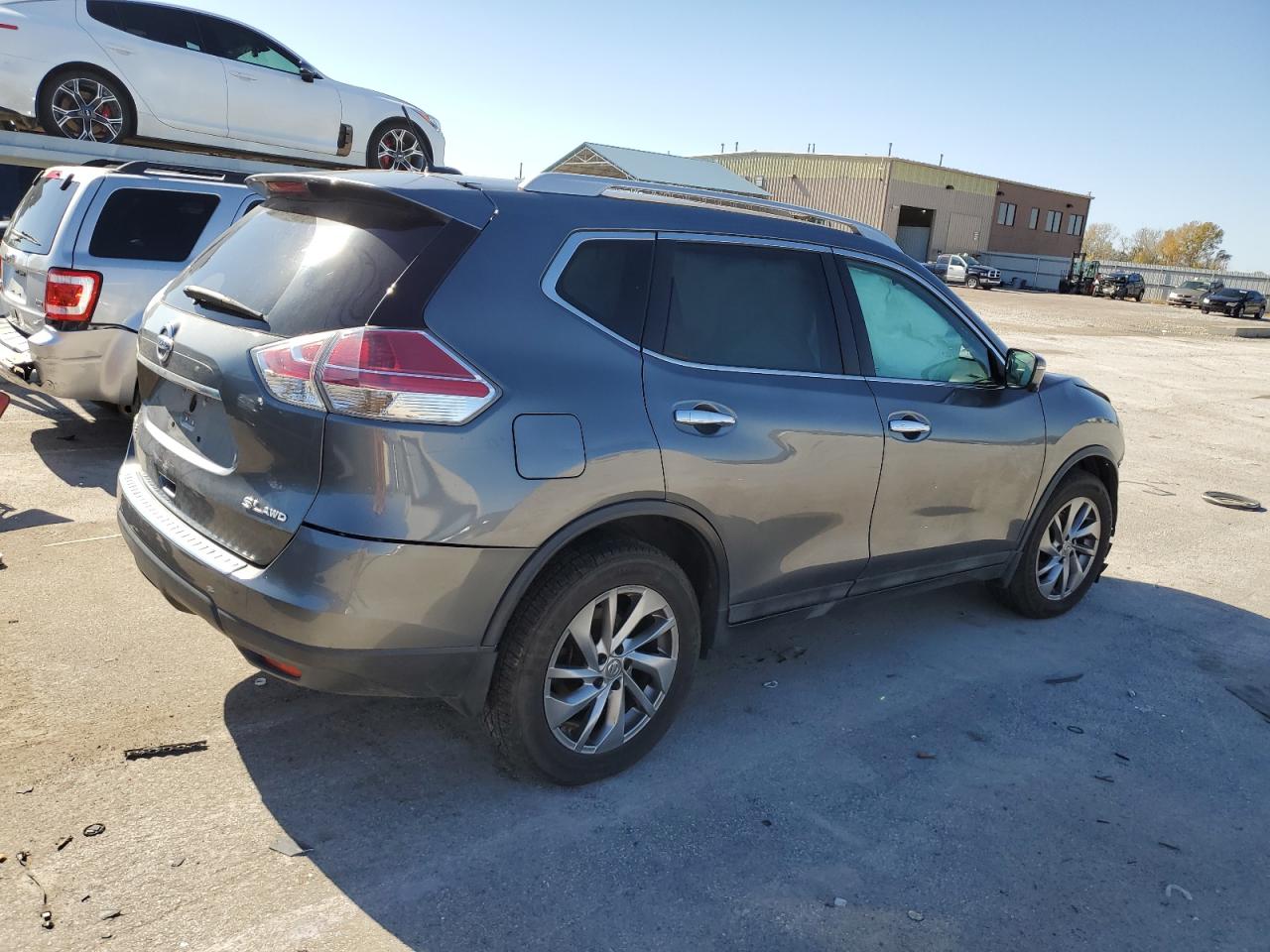2015 Nissan Rogue - Image 3