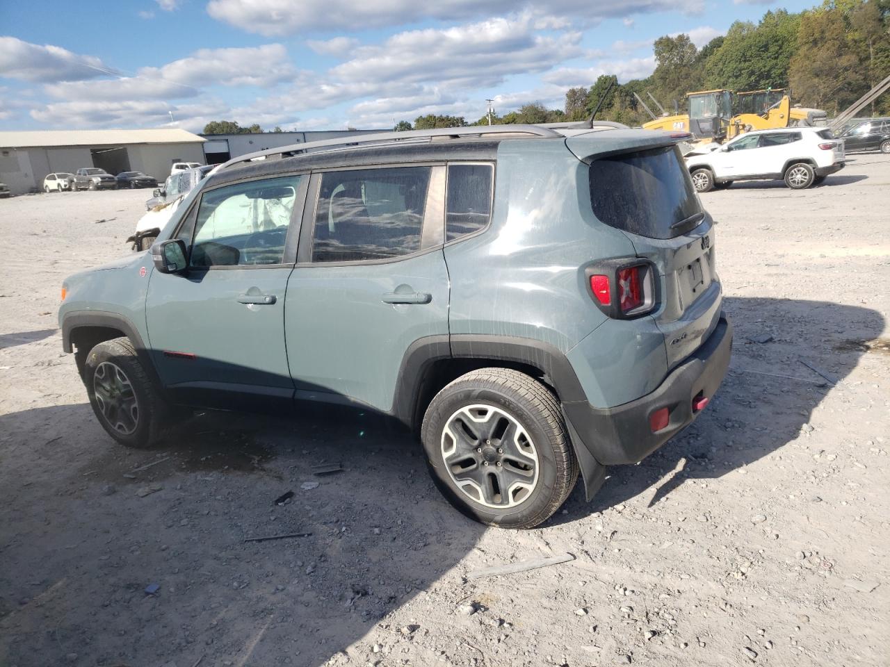 2015 Jeep Renegade - Image 2