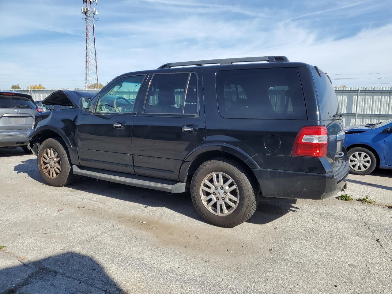 2012 Ford Expedition - Image 2