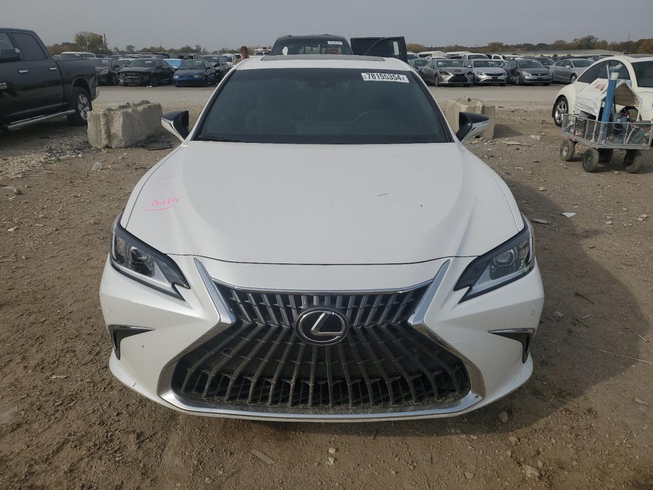 2022 Lexus ES - Image 5