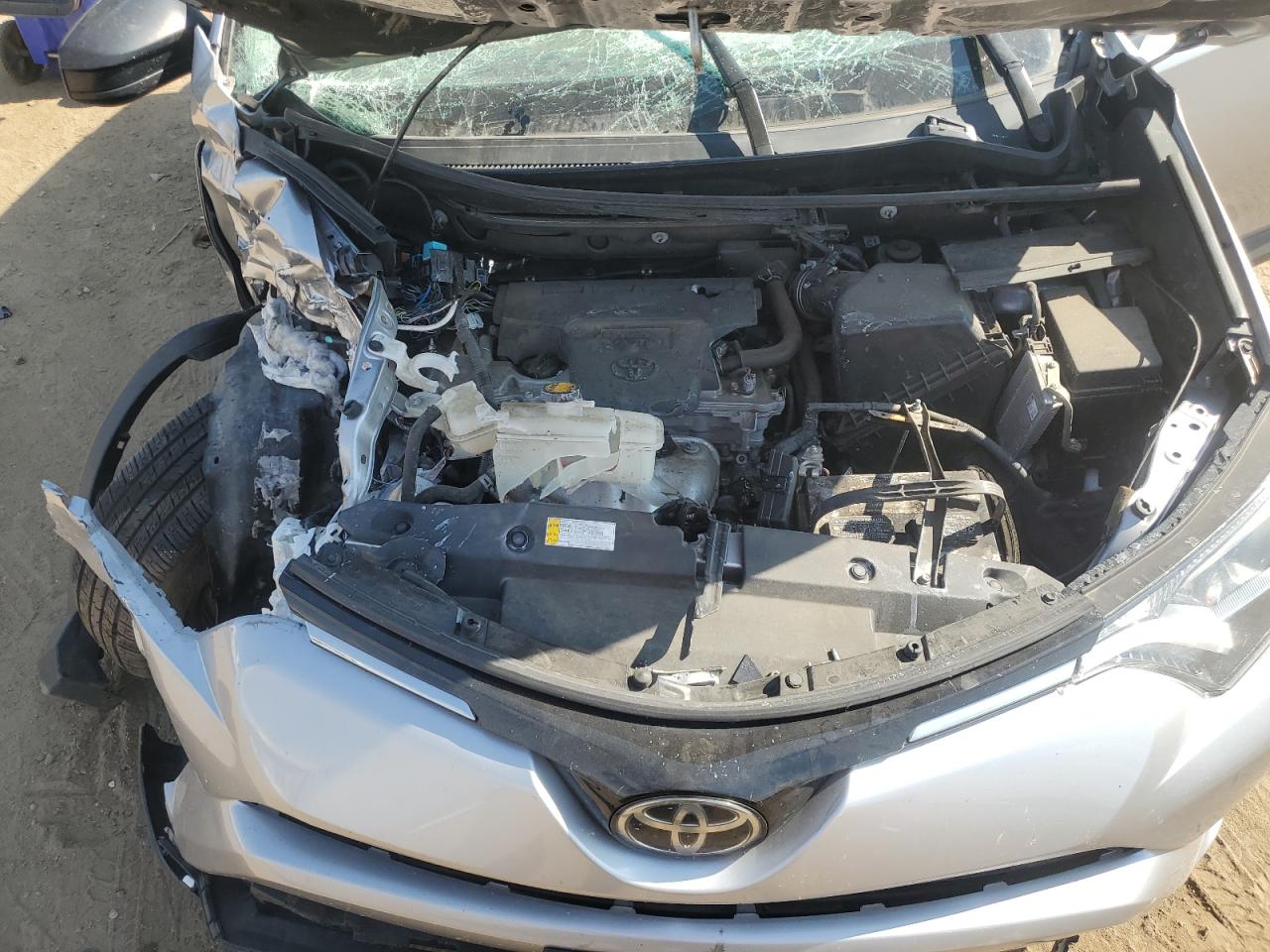 2T3BFREV6HW672684 2017 Toyota Rav4 Le