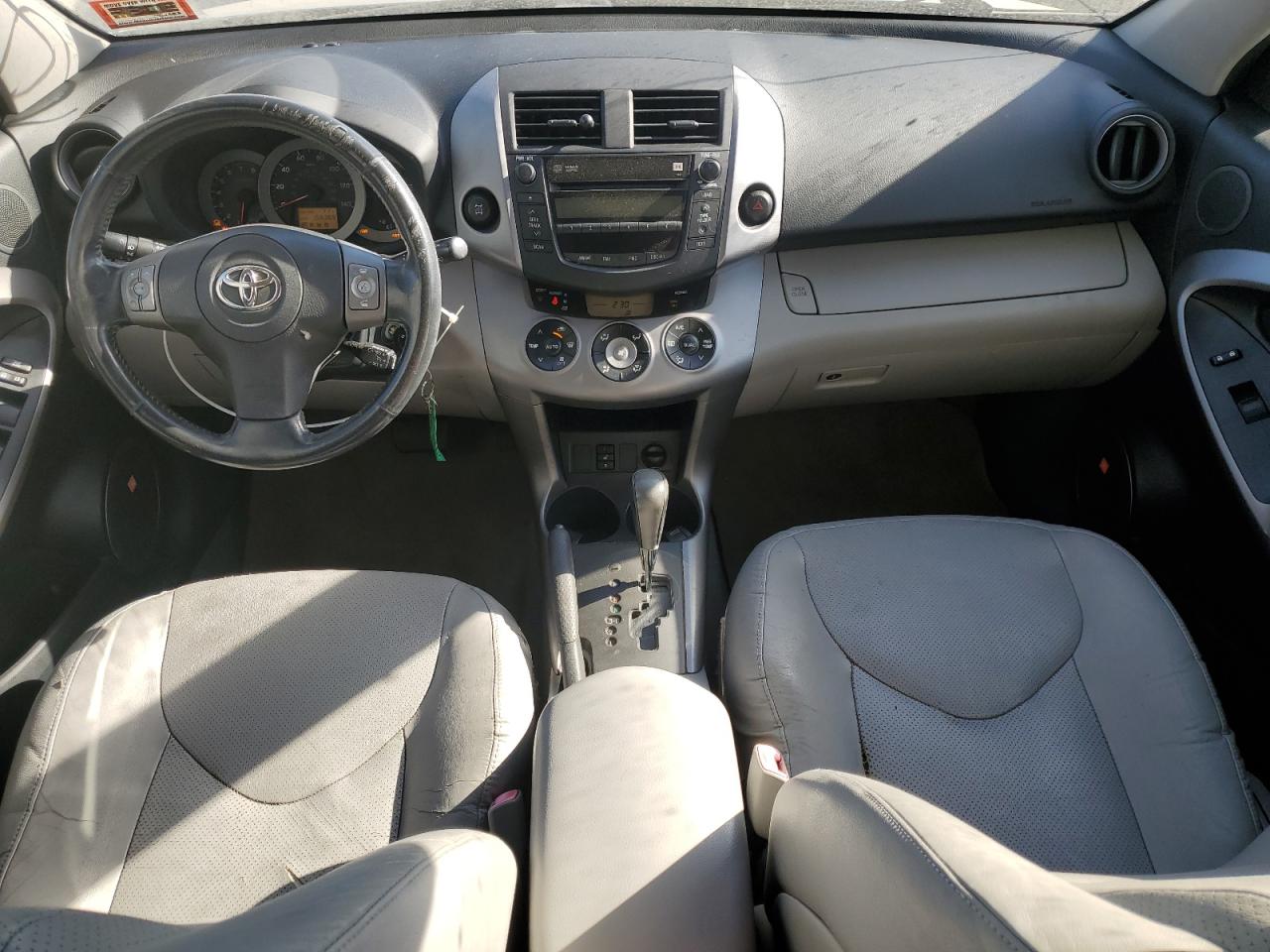 2008 Toyota Rav4 Limited VIN: JTMBD31V386067810 Lot: 75980764