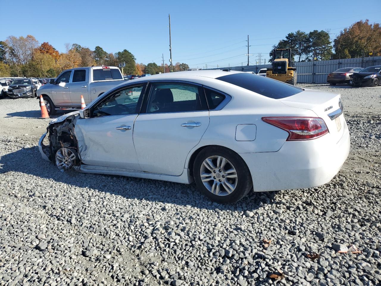 2015 Nissan Altima - Image 2