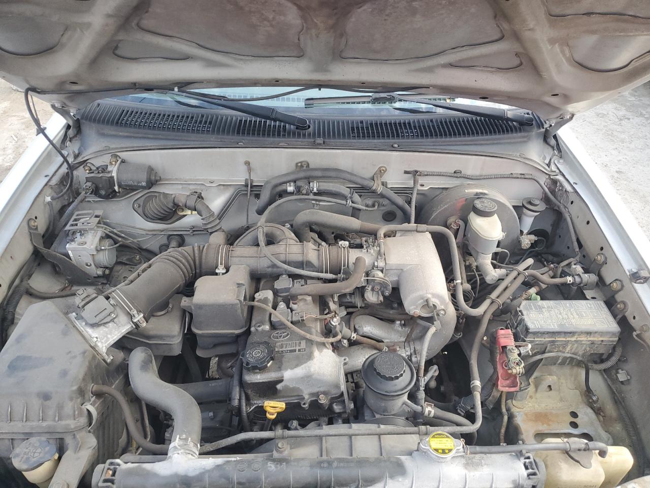 2004 Toyota Tacoma - Image 11