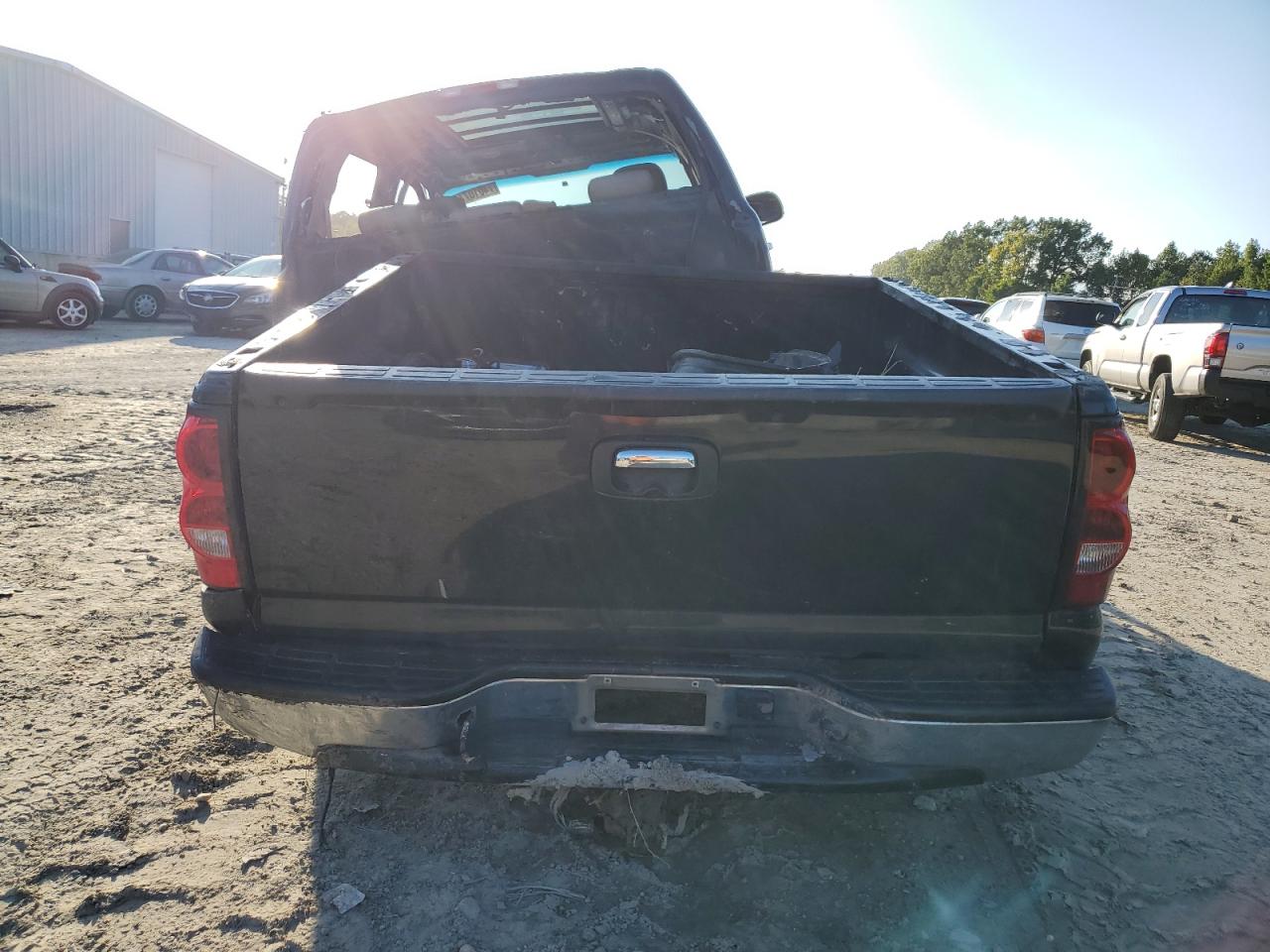 2005 Chevrolet Silverado K1500 VIN: 2GCEK13T051135115 Lot: 74010774