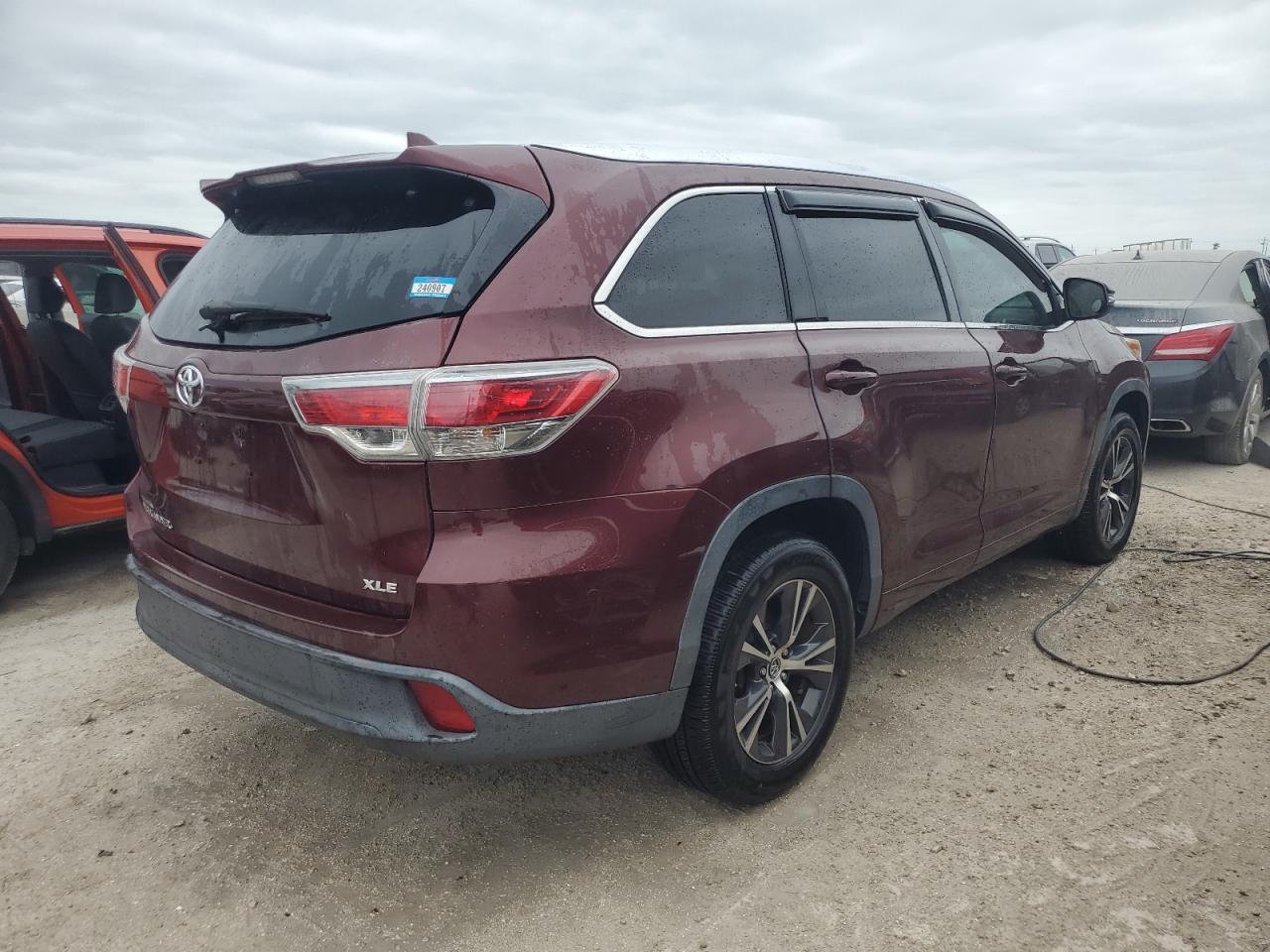 VIN 5TDKKRFH5GS139519 2016 TOYOTA HIGHLANDER no.3