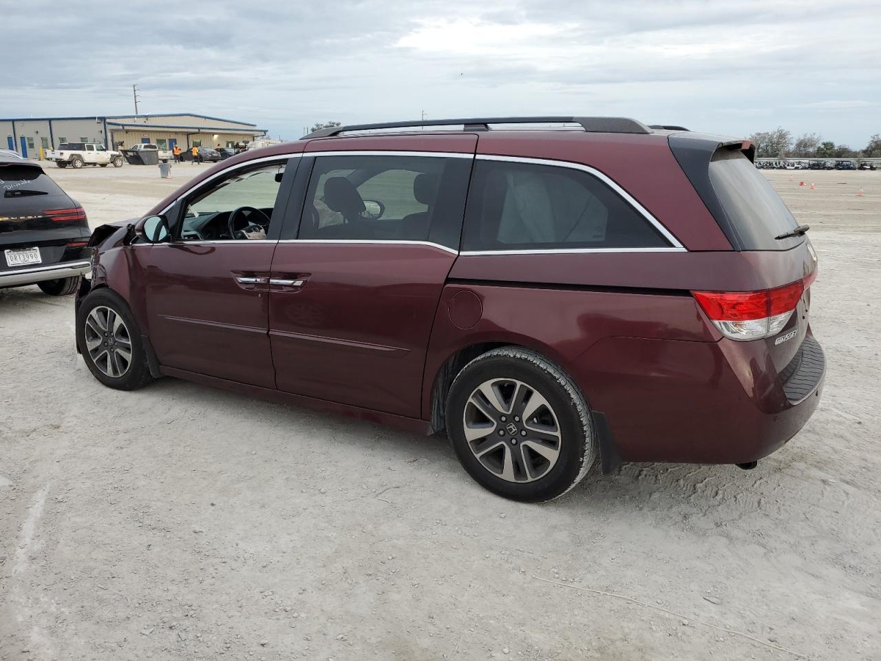 2016 Honda Odyssey - Image 2
