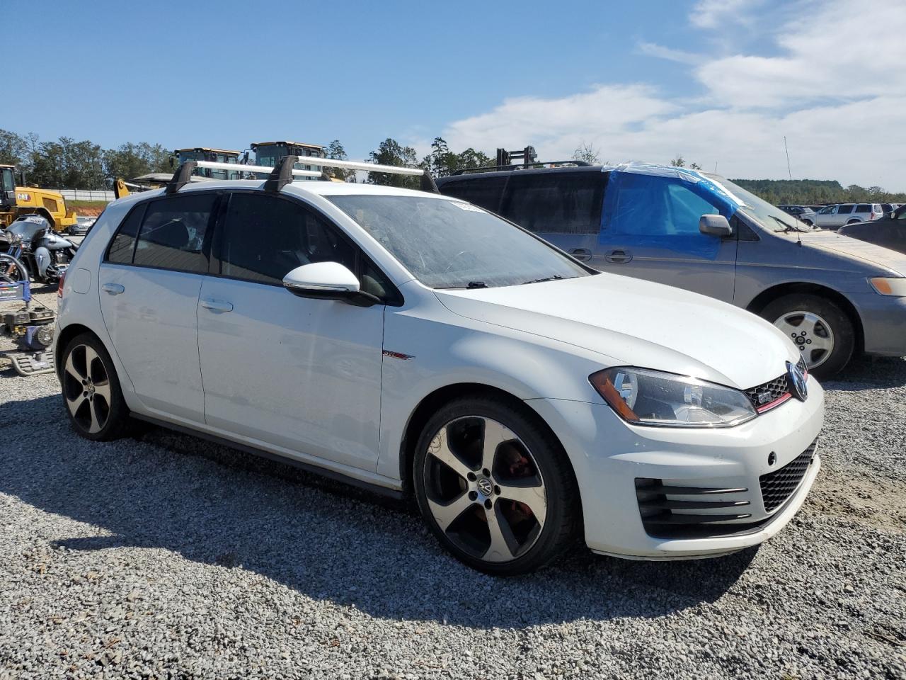 2017 Volkswagen GTI - Image 4