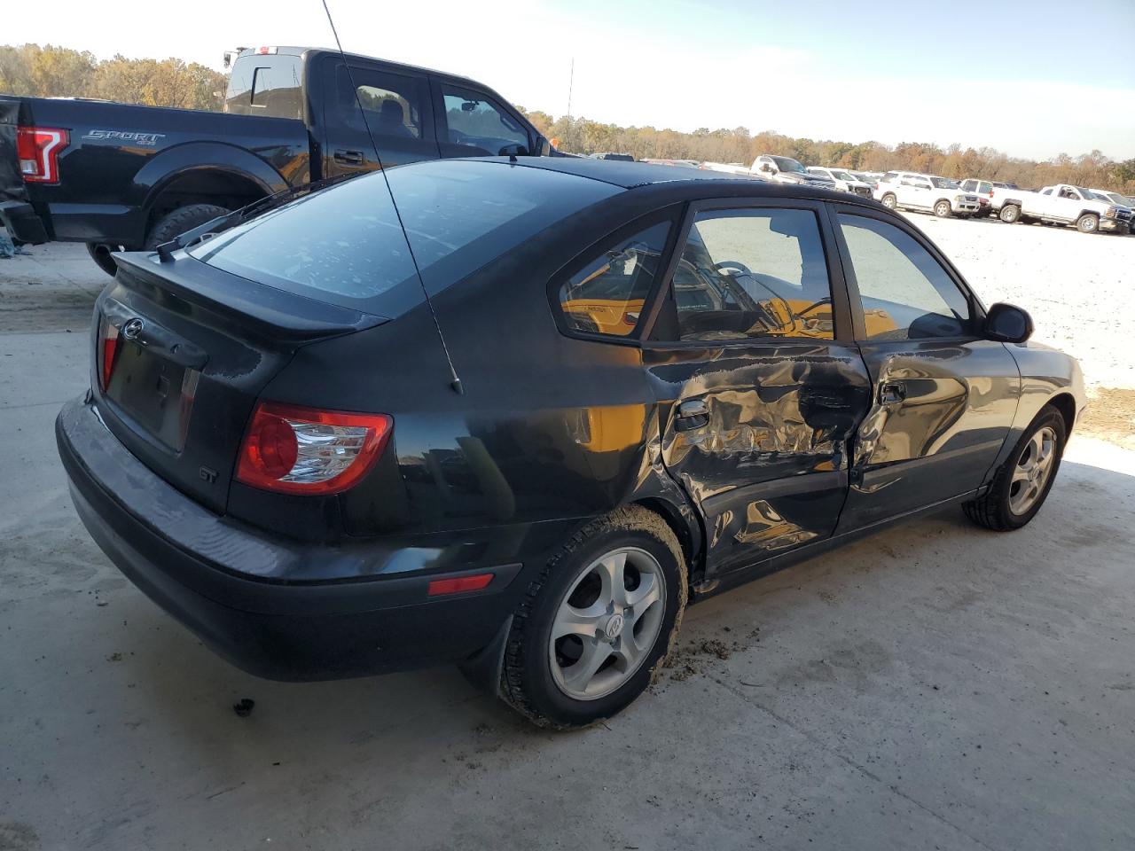 2006 Hyundai Elantra - Image 3