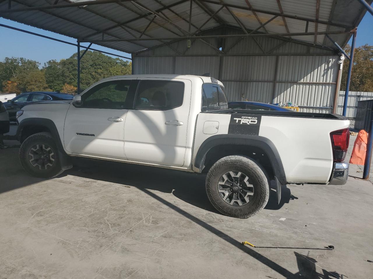 2018 Toyota Tacoma - Image 2