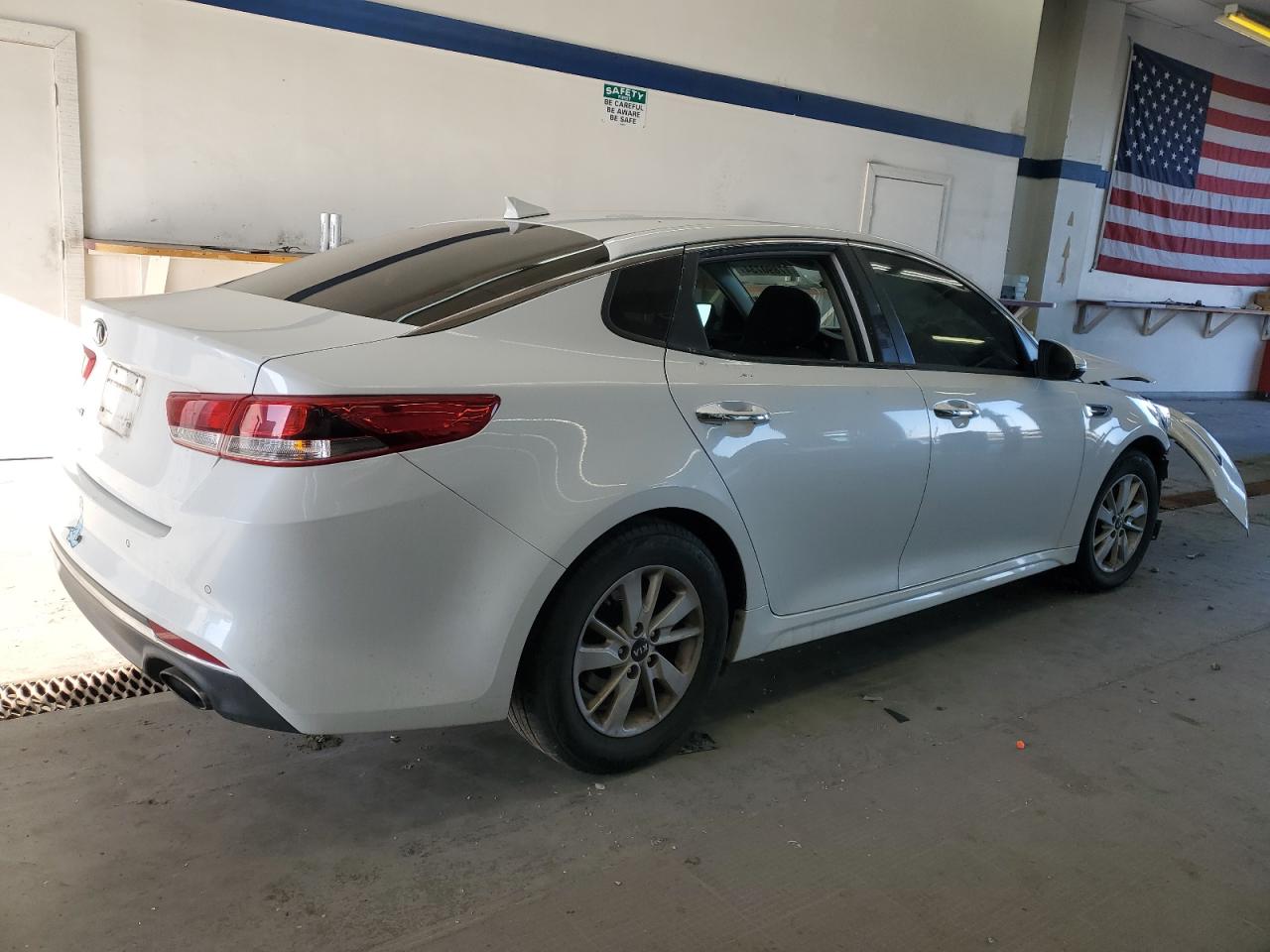 VIN 5XXGT4L34JG245936 2018 KIA OPTIMA no.3