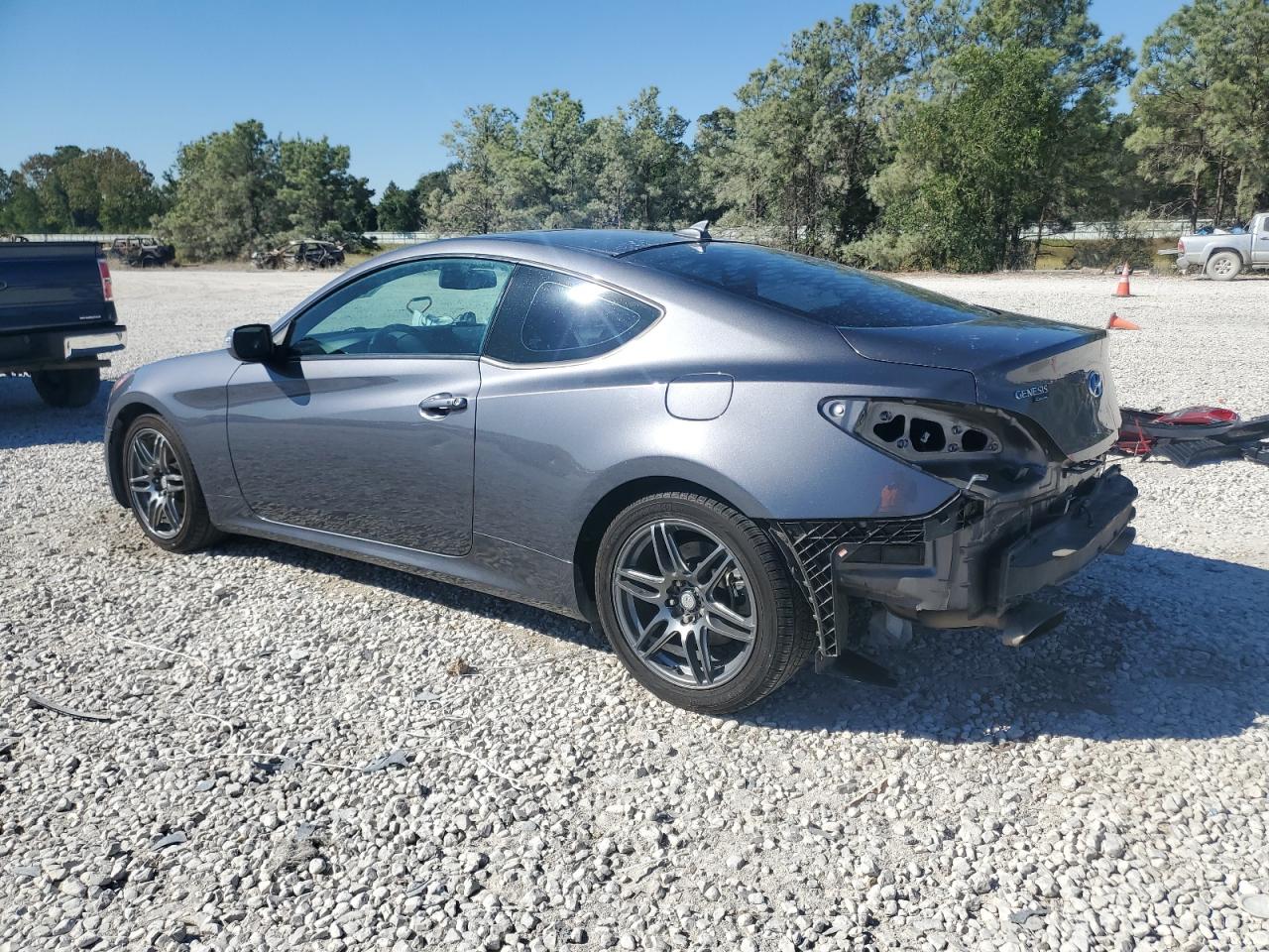 2014 Hyundai Genesis - Image 2