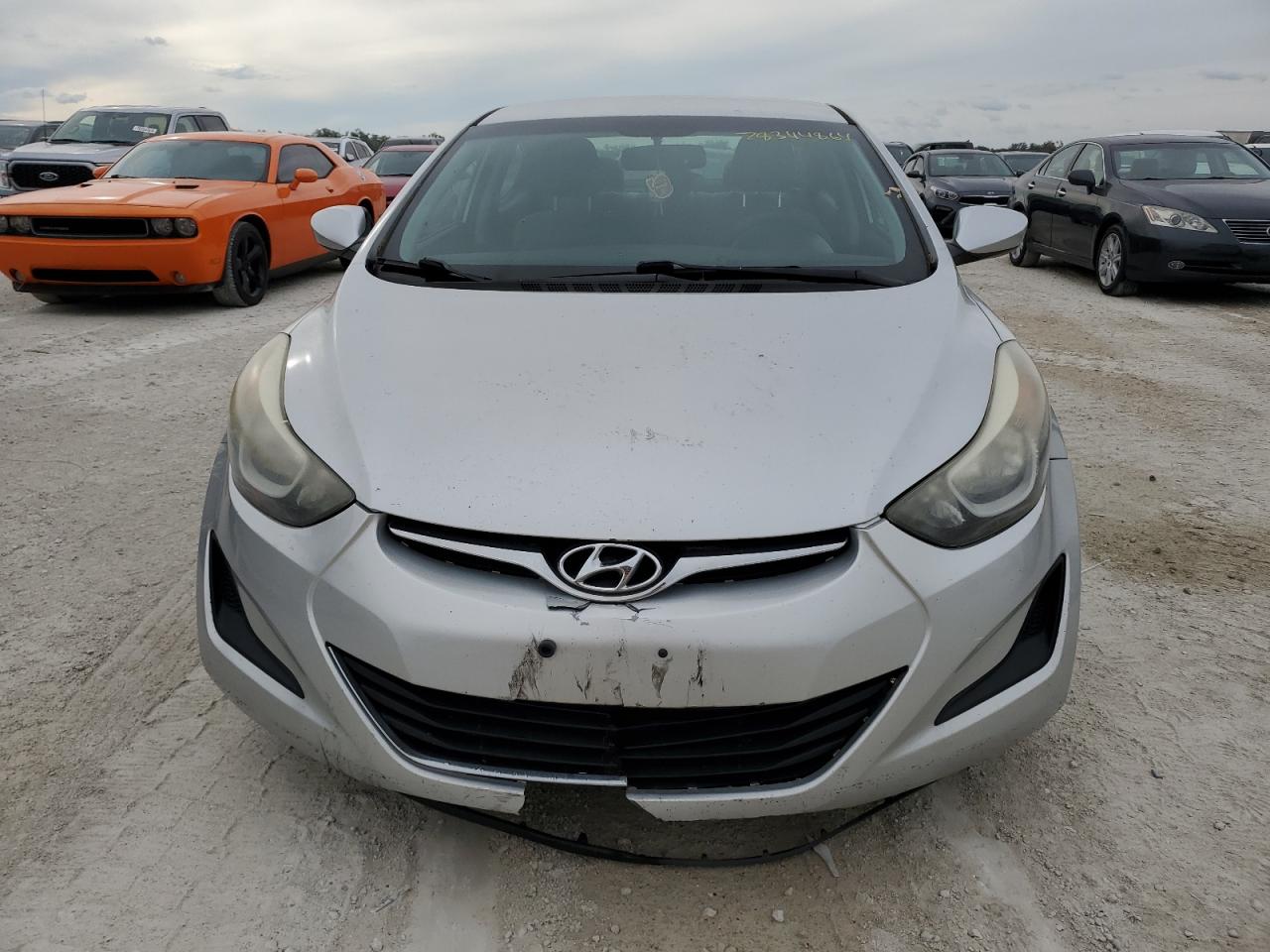 2015 Hyundai Elantra - Image 5