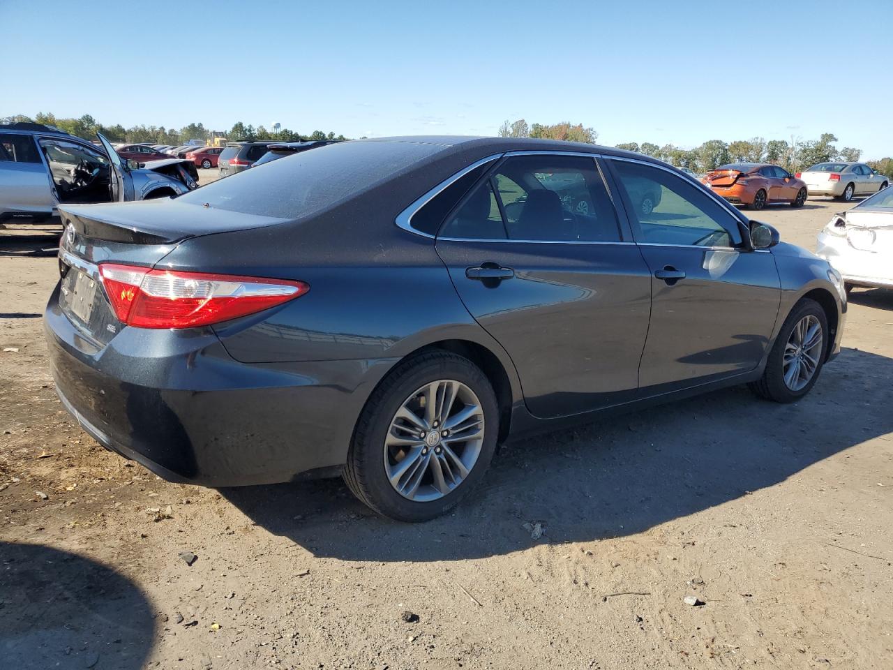 4T1BF1FK0HU332963 2017 Toyota Camry Le