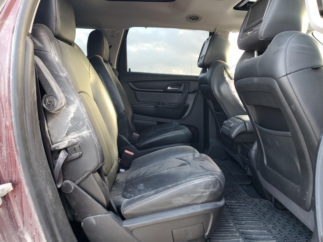 2017 Chevrolet Traverse - Image 11