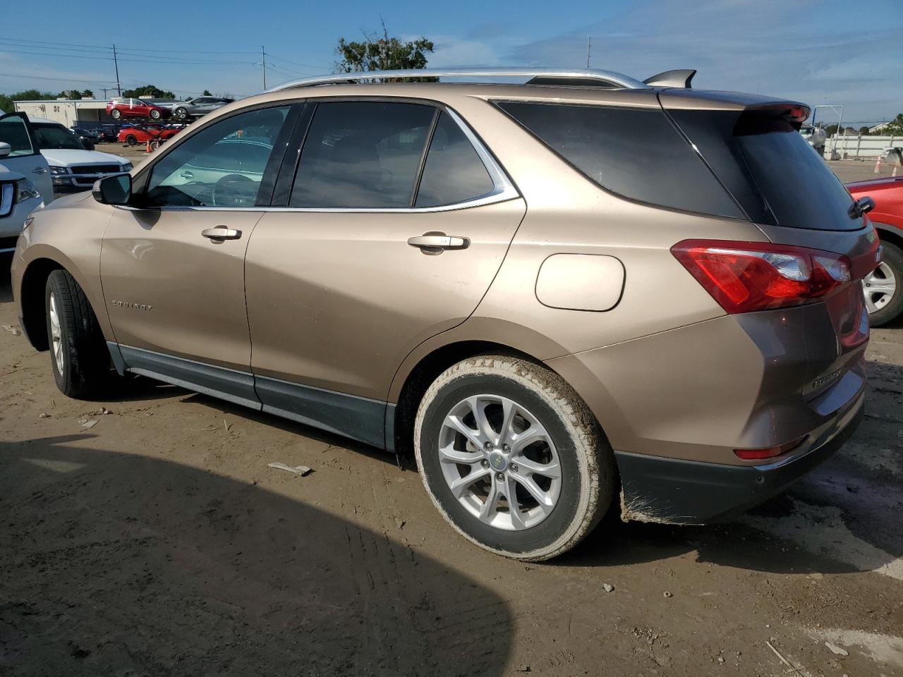 2018 Chevrolet Equinox - Image 2