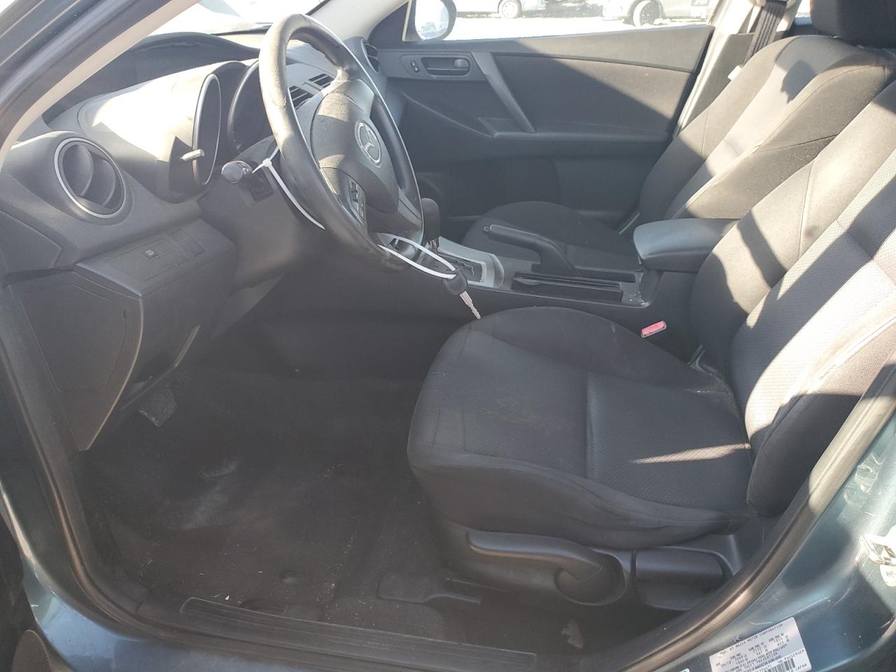 JM1BL1UG2B1394675 2011 Mazda 3 I