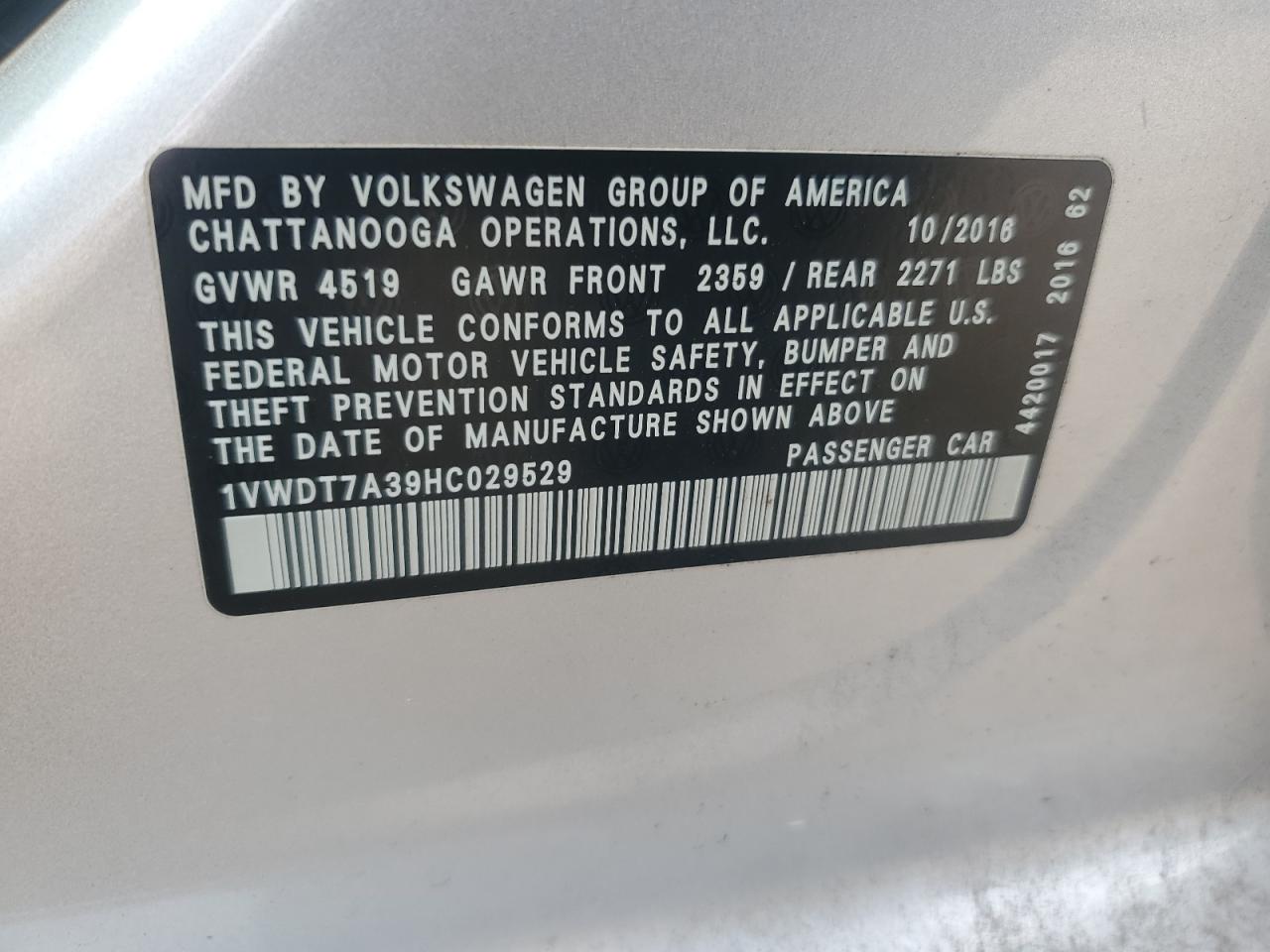 2017 Volkswagen Passat - Image 14