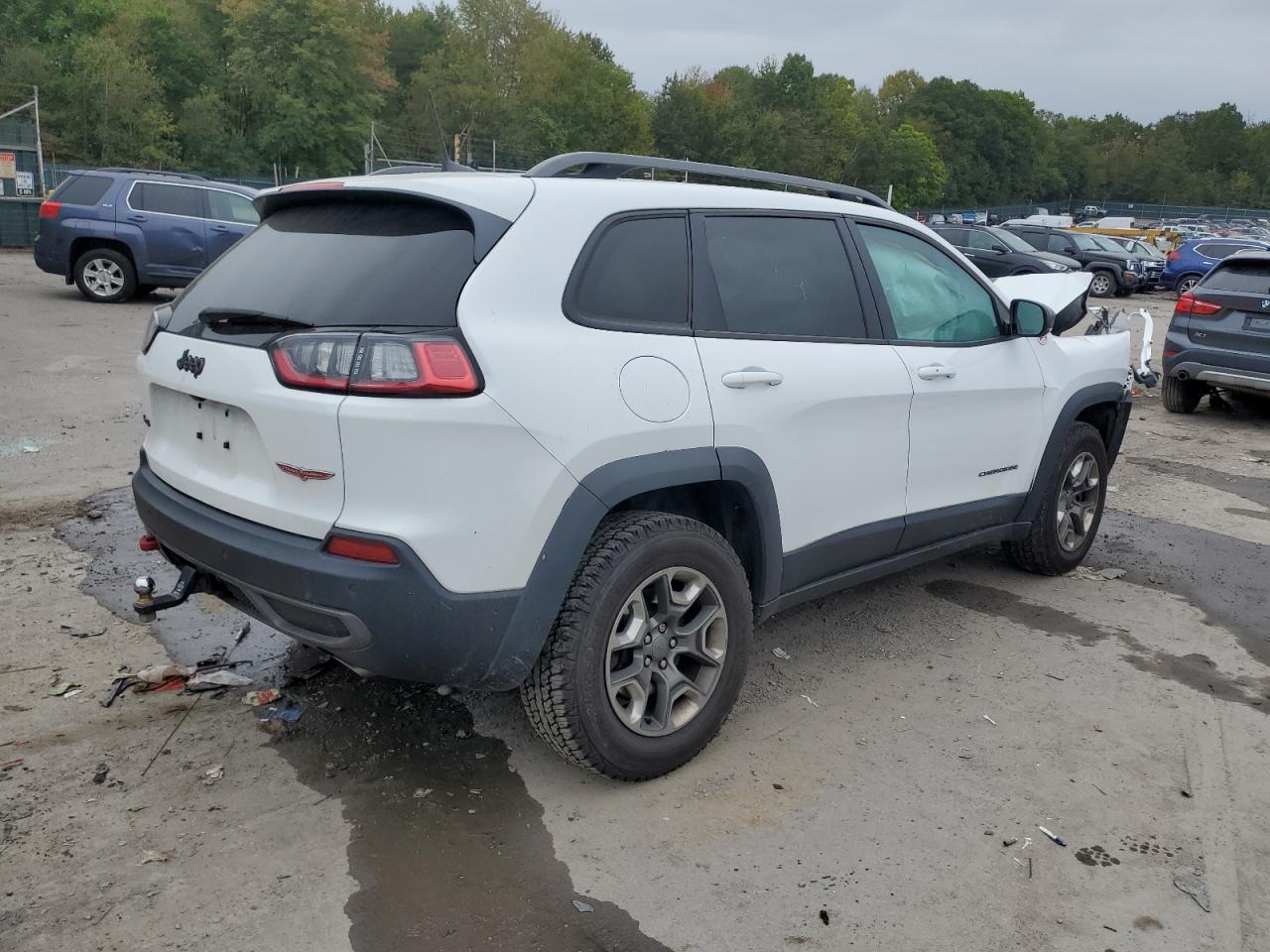 2019 Jeep Cherokee - Image 3