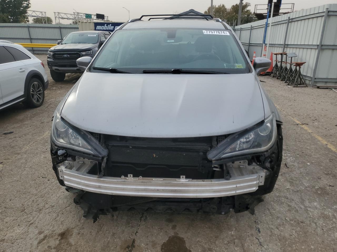 2019 Chrysler Pacifica - Image 5