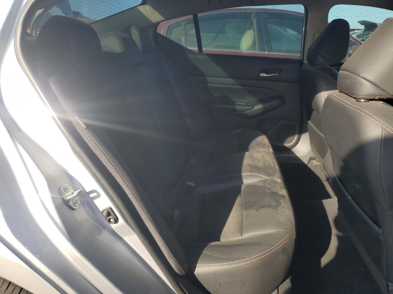 2020 Nissan Altima - Image 10