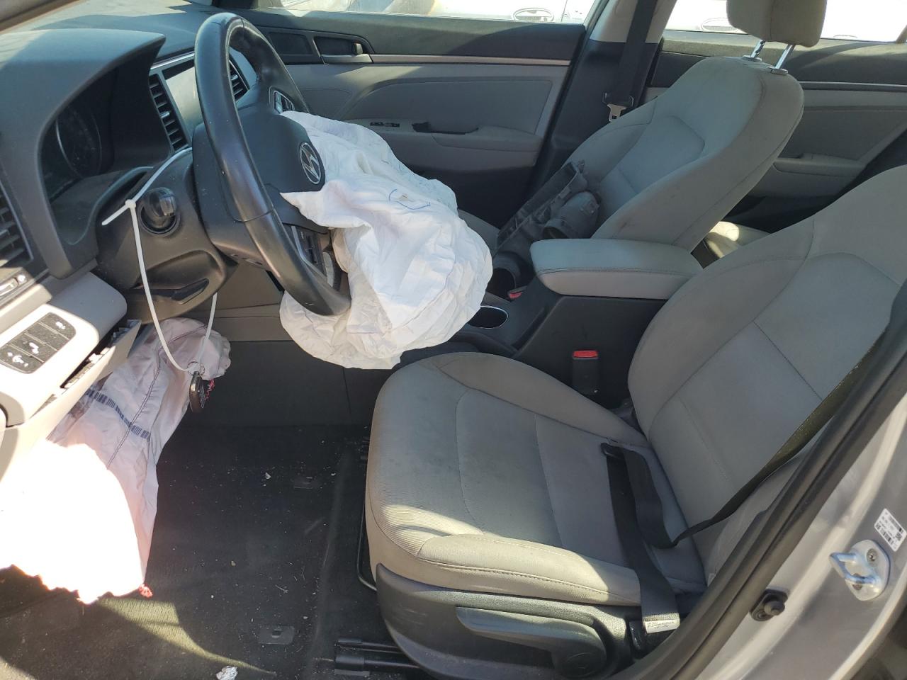 2017 Hyundai Elantra - Image 7