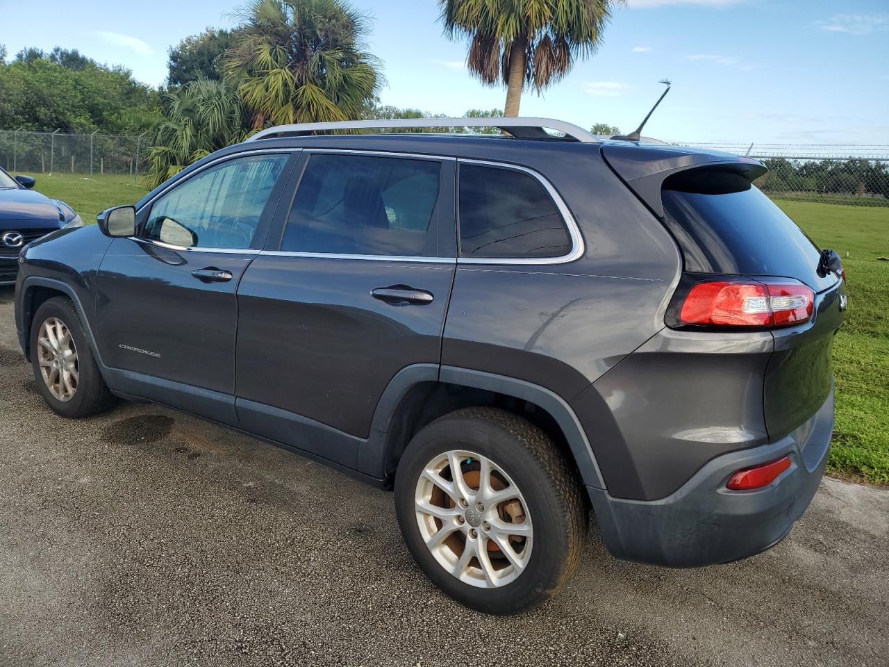 2014 Jeep Grand Cherokee - Image 2