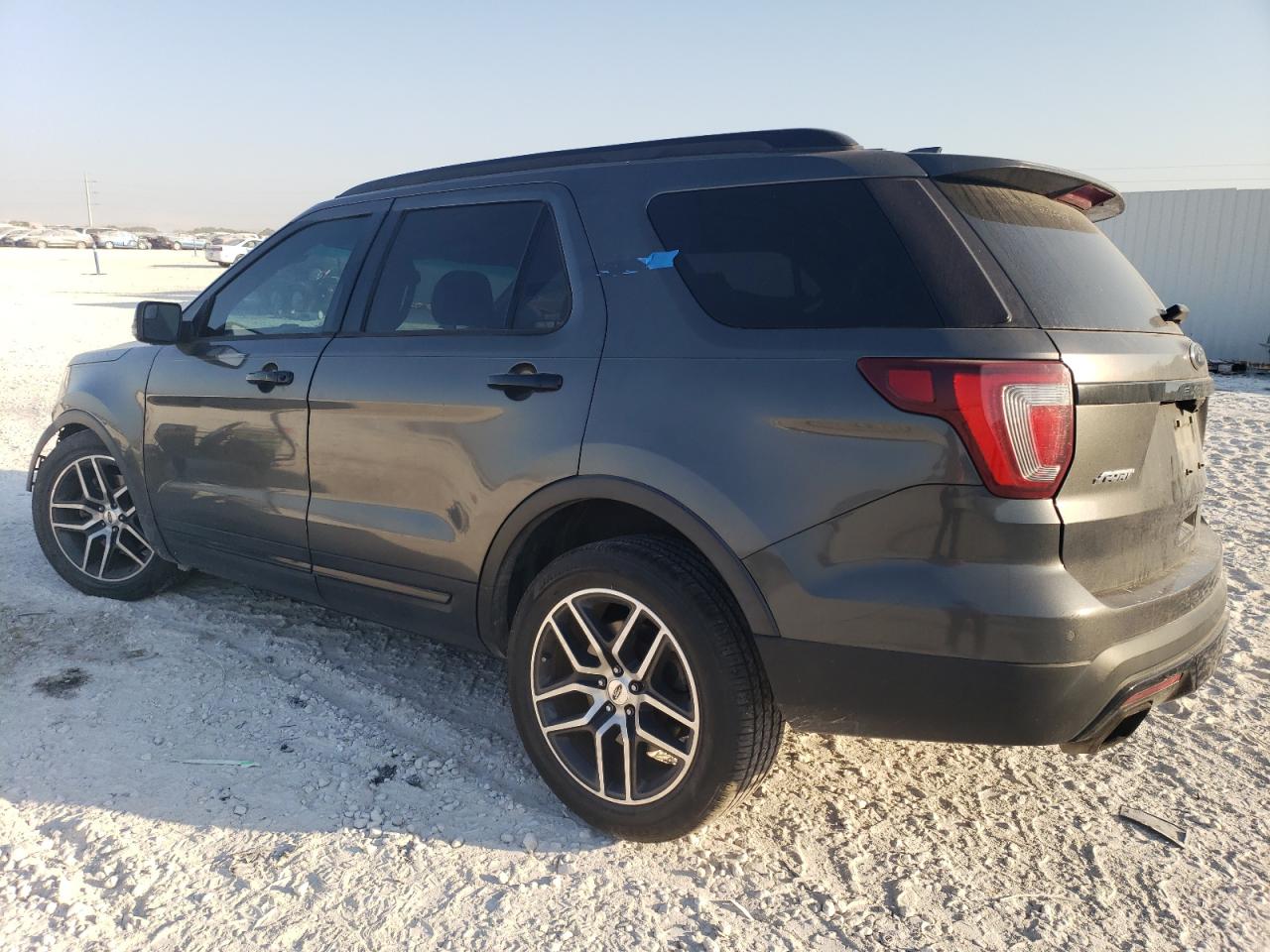 VIN 1FM5K8GTXGGB79546 2016 FORD EXPLORER no.2