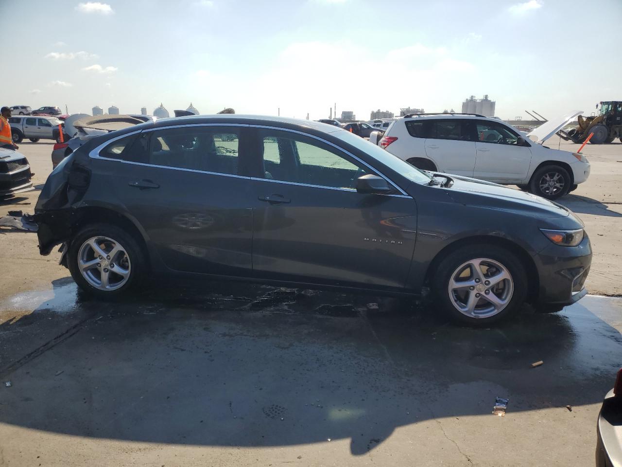 2017 Chevrolet Malibu - Image 4