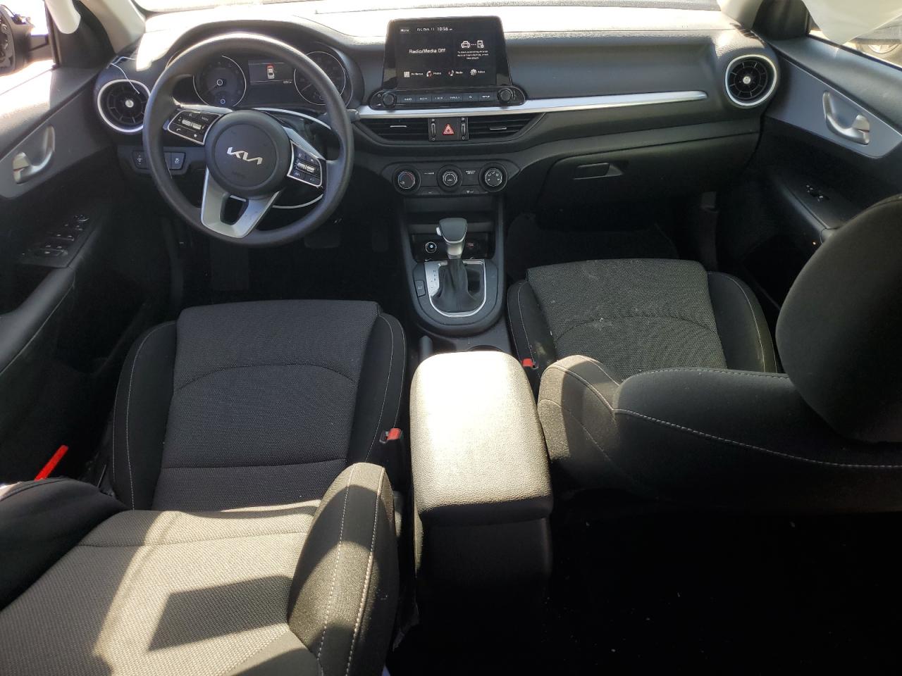 2024 Kia Forte - Image 8