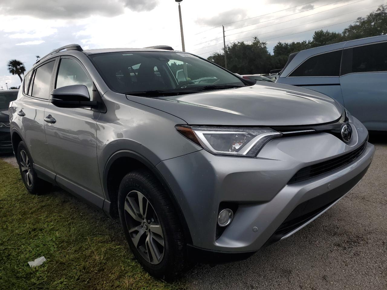 2017 Toyota RAV 4 - Image 4