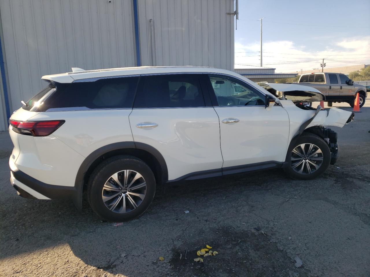 2024 Infiniti QX60 - Image 3