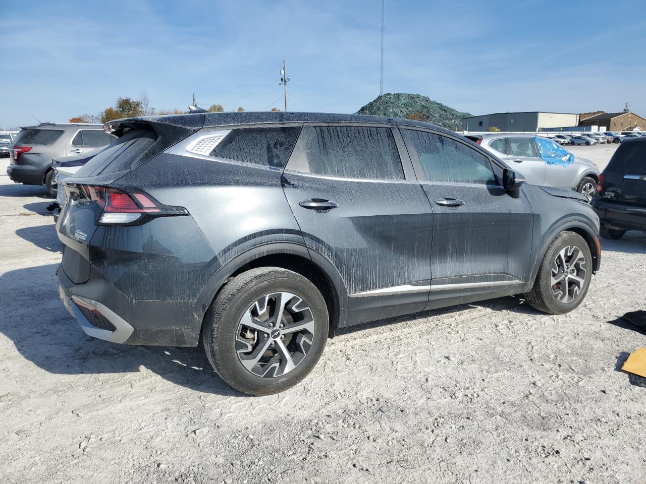 2023 Kia Sportage - Image 3