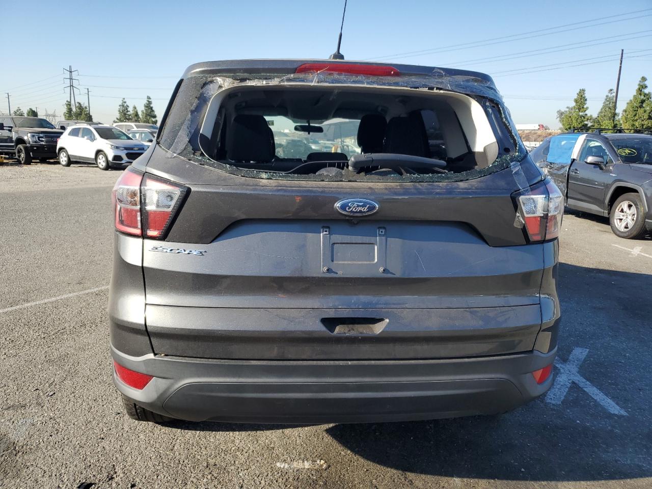 1FMCU0F73JUB27949 2018 Ford Escape S