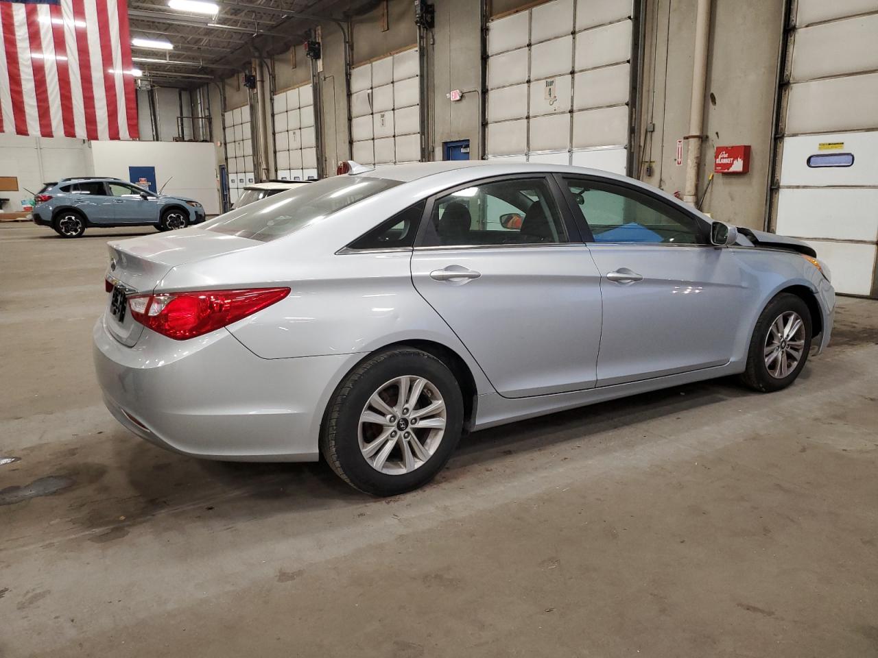 2011 Hyundai Sonata - Image 3
