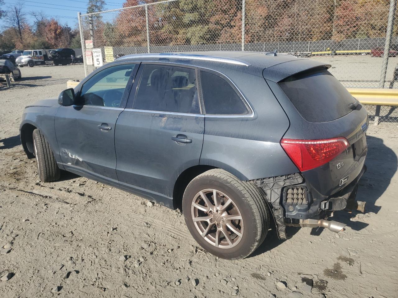 2010 Audi Q5 - Image 2