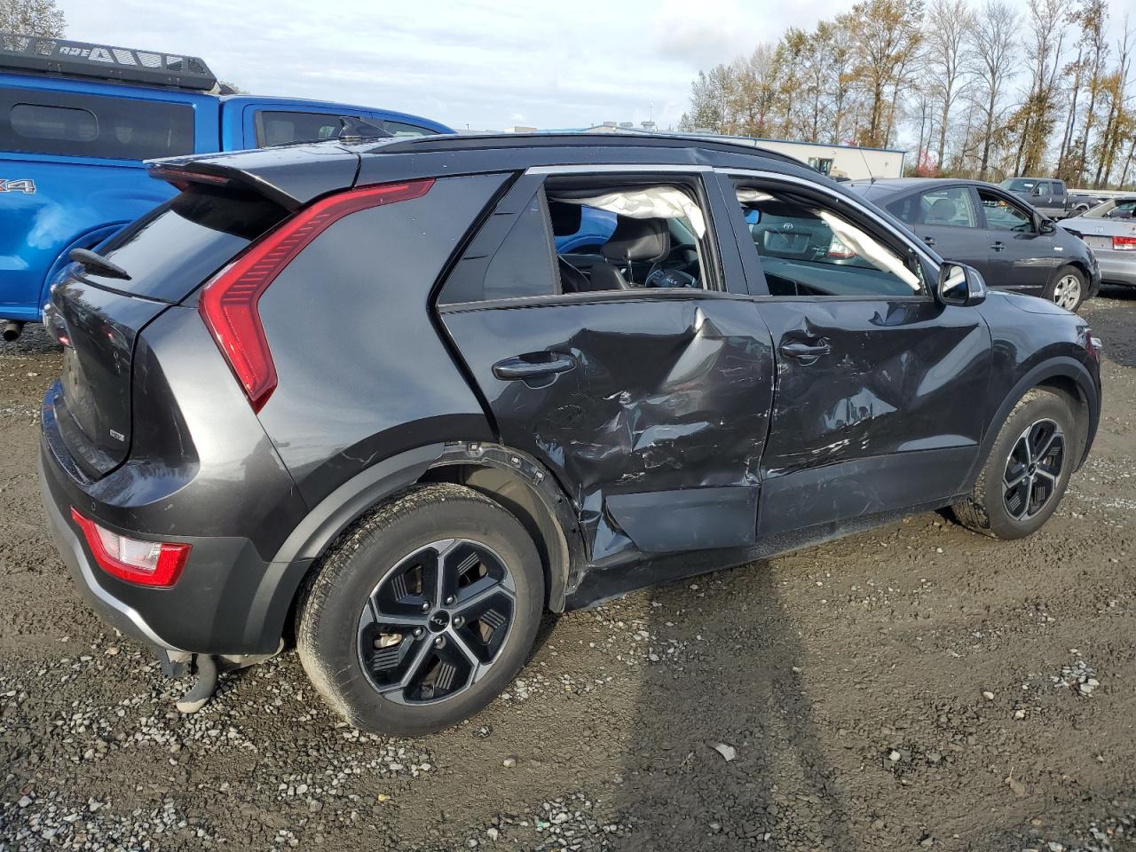 2023 Kia Niro - Image 3