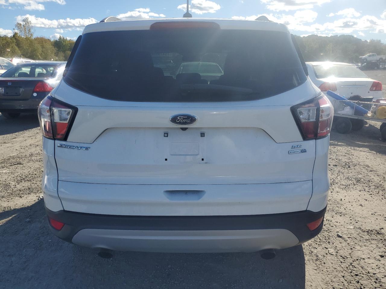 1FMCU9GD6JUC61833 2018 Ford Escape Se