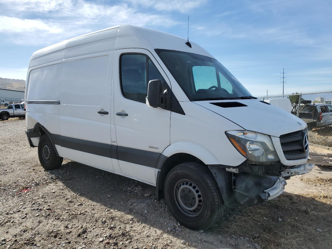 VIN WD3PE7DC8E5927717 2014 MERCEDES-BENZ SPRINTER no.4