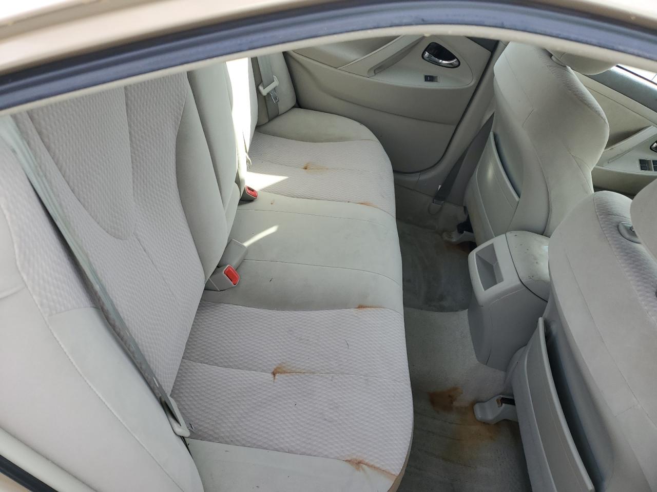 2010 Toyota Camry - Image 10