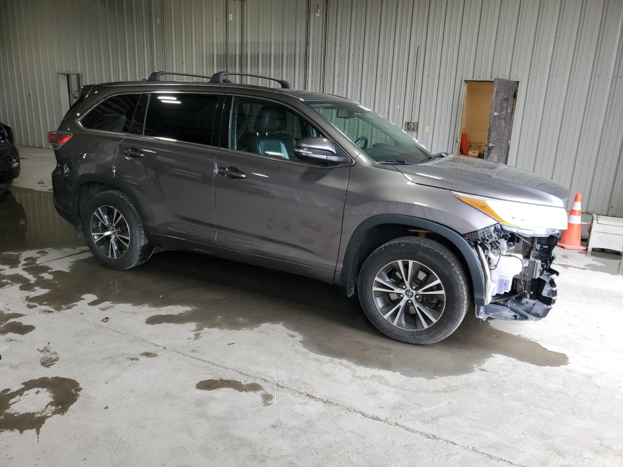 2016 Toyota Highlander - Image 4