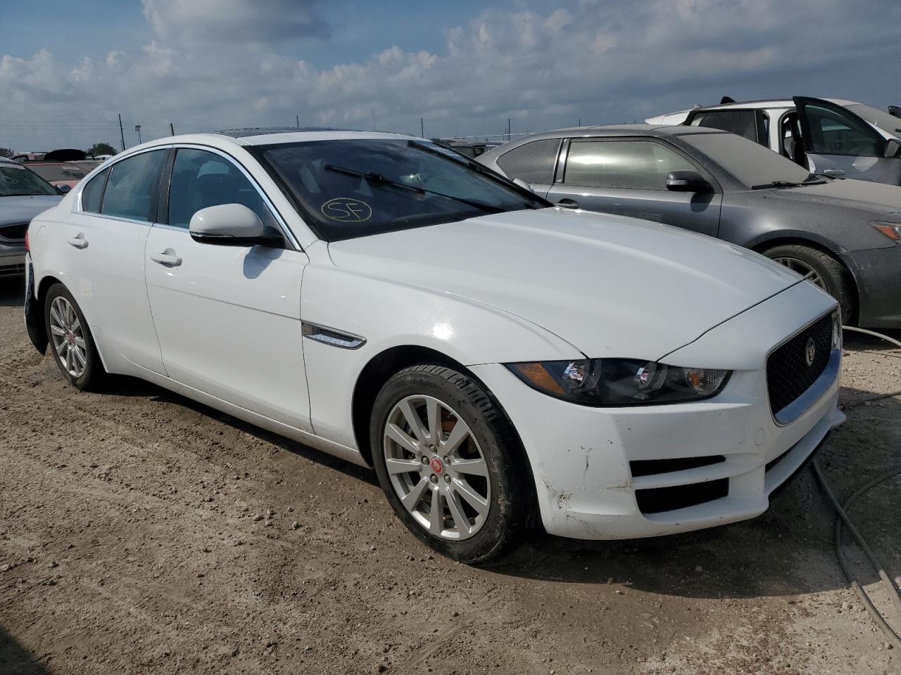 2019 Jaguar XE - Image 4